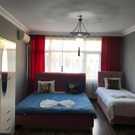Tune Hostal *