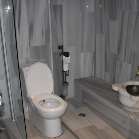 Hostal Tune Estambul