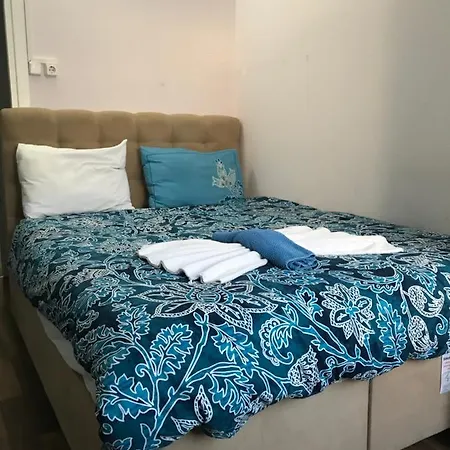 Tune Hostel *