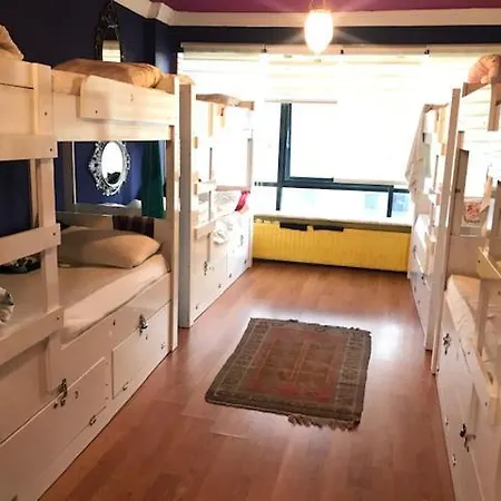 Hostal Tune *